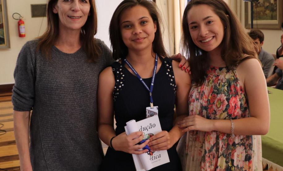 No dia 05 de dezembro de 2018 ocorreu, no Salão Nobre do Colégio Estadual do Paraná, a posse da nova diretoria do GECEP – Grêmio Estudantil do Colégio Estadual do Paraná, escolhida pelo voto dos estudantes para a representatividade dos mesmos durante o Ano Letivo de 2019.