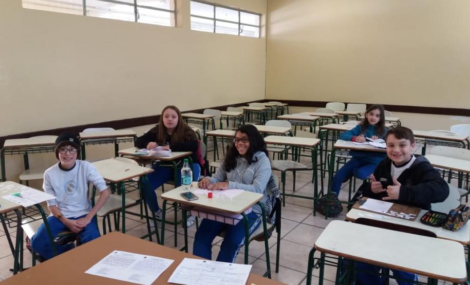 Com brincadeiras e atividades lúdicas, as Aulas de Assistência de Língua Espanhola Moderna (LEM) estão bem mais divertidas no Colégio Estadual do Paraná (CEP).