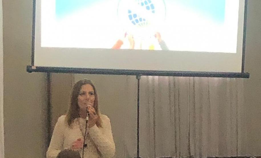 Professores e agentes educacionais do Colégio Estadual do Paraná (CEP) se reuniram no Clube dos Subtenentes e Sargentos do Exército de Curitiba, nesta quinta-feira (25), para o desenvolvimento das atividades de Formação Pedagógica, conforme previsto no Calendário Escolar e orientações da Secretaria de Estado da Educação (SEED).