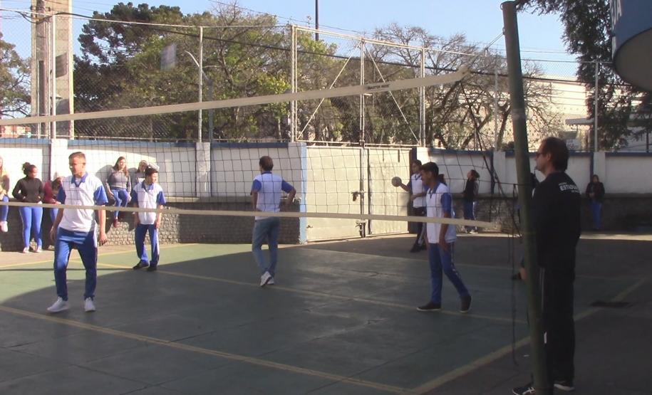 Já tem campeões consagrados na Copa de Futsal Masculino e Feminino e de Voleibol Misto do programa “Intervalo Esportivo”, coordenado pelo Departamento de Esportes do CEP. As disputas no Futsal aconteceram no Colégio Estadual Amâncio Moro (CEP-Amâncio), enquanto o Vôlei foi decidido no Colégio Estadual Tiradentes (CEP-Tiradentes).