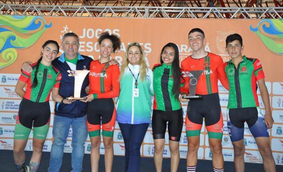 A equipe do Ciclismo Feminino e do Vôlei de Praia do Colégio Estadual do Paraná (CEP) conquistaram o terceiro lugar geral nas finais dos Jogos Escolares do Paraná (JEP), após encerramento da etapa para atletas de 15 a 17 anos realizada em Foz do Iguaçu, no Oeste do Estado.
