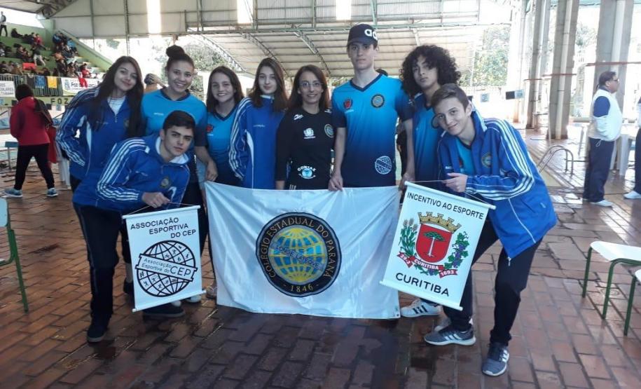 A equipe do Ciclismo Feminino e do Vôlei de Praia do Colégio Estadual do Paraná (CEP) conquistaram o terceiro lugar geral nas finais dos Jogos Escolares do Paraná (JEP), após encerramento da etapa para atletas de 15 a 17 anos realizada em Foz do Iguaçu, no Oeste do Estado