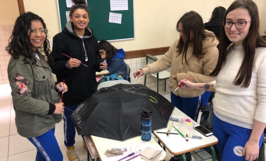 Os estudantes do 2° ano do Ensino Médio, que participam das aulas de Arte no CEP-Amâncio, estão preparando uma novidade para ser apresentada em um evento comemorativo.