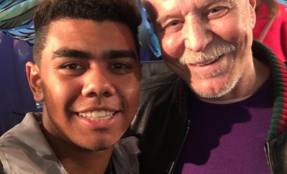 Os estudantes de teatro e de dança do Colégio Estadual do Paraná (CEP) participaram de um encontro com o ator, dramaturgo, diretor, cineasta e escritor Miguel Falabella e com o ator e fundador do Grupo Galpão Eduardo Moreira. O bate-papo com os atores aconteceu durante a II Conversarte, evento realizado no Pátio Batel, em Curitiba, na última segunda-feira (2), que também reuniu estudantes da Escolinha de Arte do CEP.