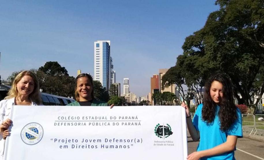 "Agradeço a todos pelo envolvimento nesta atividade cívica, em que o nosso Colégio pode demonstrar suas potencialidades reconhecidas por ser um gigante da educação em nosso Estado", disse a professora Sônia Casatti, do Procep, e uma das responsáveis pela organização do desfile. 