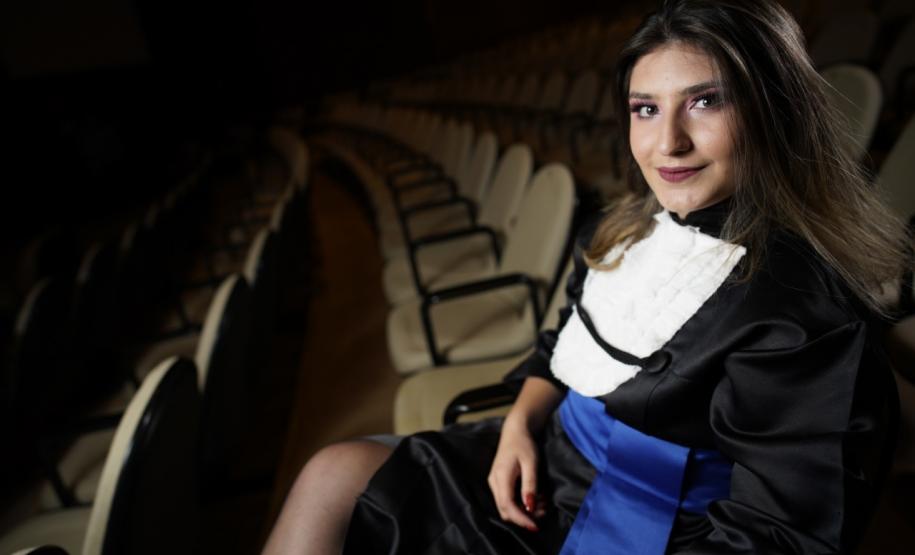 Estudantes do Colégio Estadual do Paraná (CEP), que concluíram a última etapa da formação em Cursos Técnicos Subsequentes do Ensino Profissional, participaram na quinta-feira (5) da cerimônia de Colação de Grau realizada no Teatro Marista Santa Maria, em Curitiba.