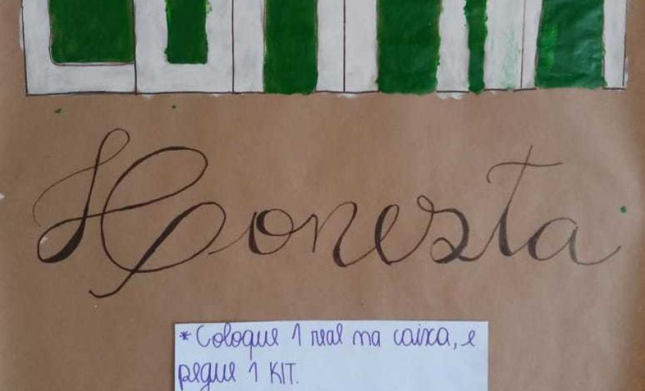 compra honesta Alface, almeirão, brócolis, escarola, espinafre, couve, salsinha, cheiro-verde e outras verduras e hortaliças foram colhidas, nesta quinta-feira (12), na horta do Colégio Estadual Amâncio Moro (CEP-Amâncio).