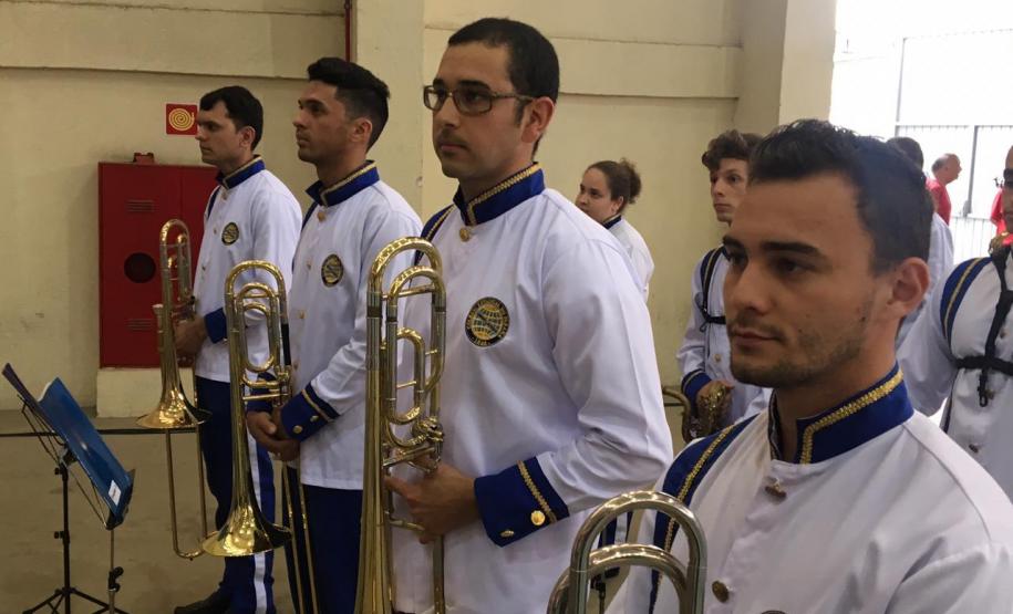 A Banda Sinfônica Bento Mossurunga do Colégio Estadual do Paraná (CEP) ficou em 1° lugar no XXVIII Campeonato Paranaense de Bandas e Fanfarras, promovido pela Federação Paranaense de Fanfarras e Bandas (FPFB). O evento aconteceu no sábado (14) e domingo (15) em Matinhos, município localizado no Litoral do Paraná.