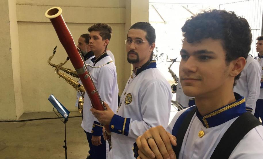 A Banda Sinfônica Bento Mossurunga do Colégio Estadual do Paraná (CEP) ficou em 1° lugar no XXVIII Campeonato Paranaense de Bandas e Fanfarras, promovido pela Federação Paranaense de Fanfarras e Bandas (FPFB). O evento aconteceu no sábado (14) e domingo (15) em Matinhos, município localizado no Litoral do Paraná.