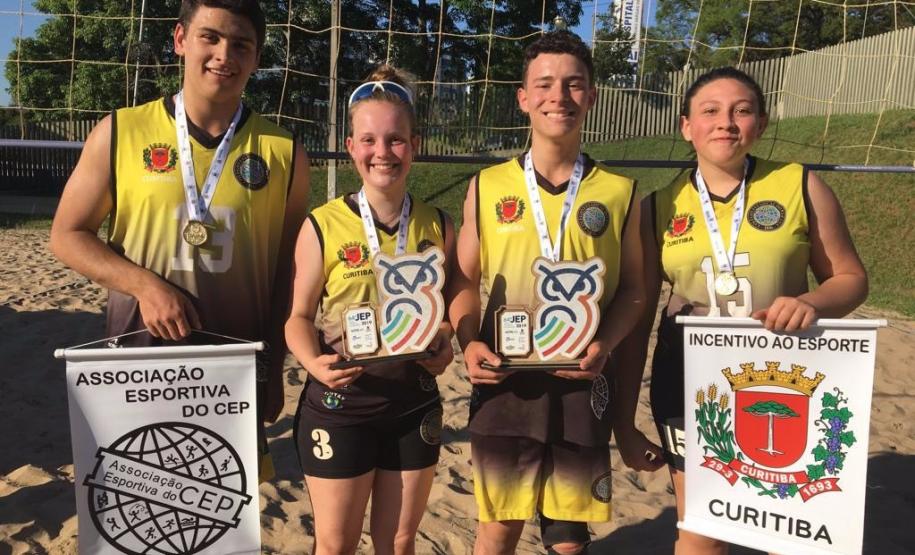 Foto 2 Os atletas do CEP foram campeões nas seguintes modalidades: Atletismo Masculino; Atletismo Feminino; Triatlon Masculino; Vôlei de Praia Feminino; Futsal Feminino; Futebol Feminino; Voleibol Masculino; Vôlei Misto 4X4; Corrida Rústica Masculino; E-Games FIFA Feminino; Handebol Masculino e Feminino.
Além desses, em diversas modalidades esportivas os atletas do CEP ficaram na vice-liderança, com medalhas também de destaque em outras colocações do quadro geral.