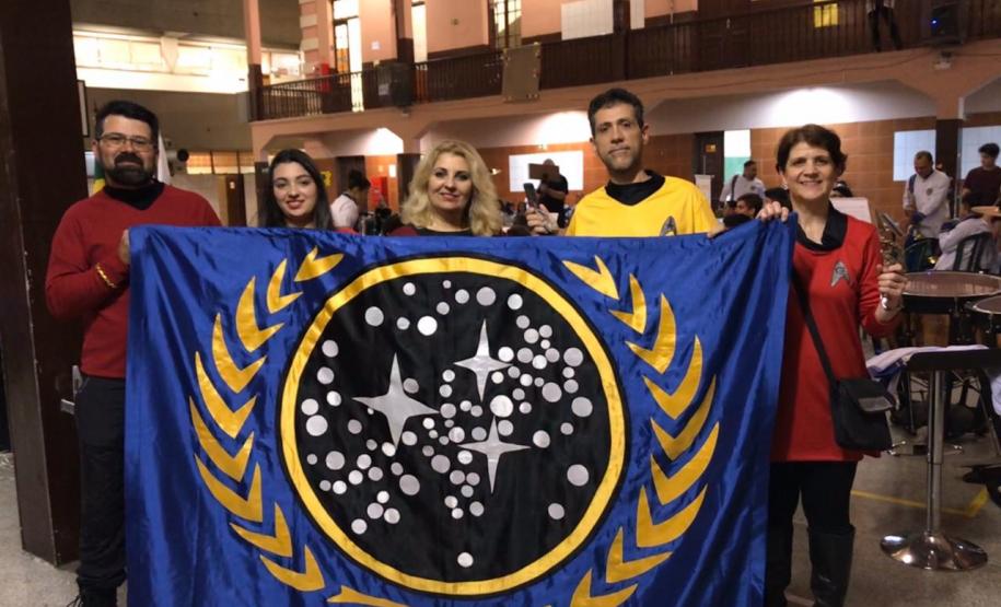 iep 03 Na noite de quinta-feira (31), a Banda Sinfônica Bento Mossurunga encantou o público presente no Instituto de Educação do Paraná (CEP-Instituto), onde a plateia se reuniu para a audição “Trilhas de Cinema”, executada pela composição conduzida pelo maestro e professor Alessandro Gomes.