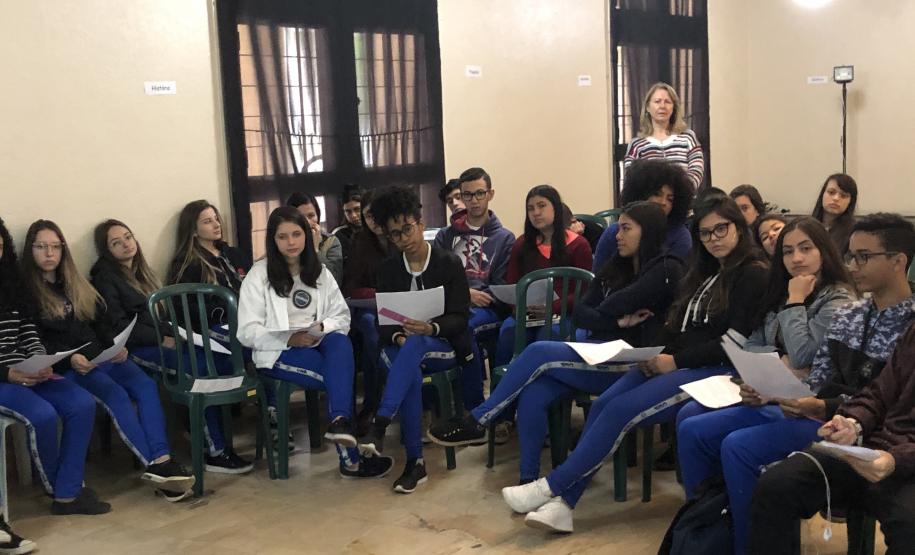 A vida e as obras de Machado de Assis estão em destaque no projeto “Machado 180”, que comemora o aniversário do grande escritor brasileiro. A ação traduz parte do seu importante legado literário para a linguagem do cinema, do teatro e das artes visuais, além de promover o debate crítico de seus romances mais conhecidos no mundo.