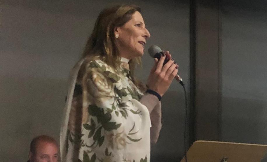 Foto 15 A Ginástica Rítmica do Colégio Estadual do Paraná (CEP) encerrou as atividades do ano em um evento de gala promovido, nessa quinta-feira (28), para homenagear atletas, professores, equipe de gestão e os familiares. Antes do jantar especial servido aos convidados, as atletas realizaram performances individuais e em conjunto na quadra esportiva do Clube de Subtenentes e Sargentos do Exército de Curitiba, no Centro Cívico.