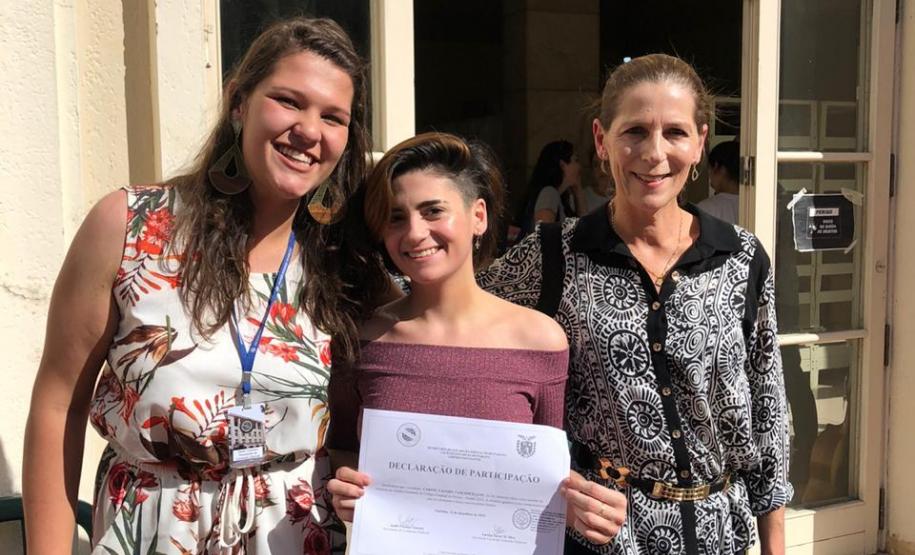 Foto 13 Tomaram posse nesta quinta-feira (12), os estudantes eleitos para compor a nova Diretoria do Grêmio Estudantil do Colégio Estadual do Paraná (GECEP). Os novos representantes assumiram os 19 cargos da agremiação para o exercício da gestão 2020, que tem como objetivos a efetiva participação política no ambiente escolar, para promoção de avanços educacionais e sociais dentro e fora do Colégio.