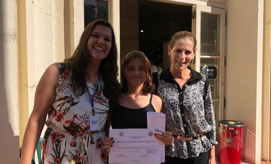 foto 15 Tomaram posse nesta quinta-feira (12), os estudantes eleitos para compor a nova Diretoria do Grêmio Estudantil do Colégio Estadual do Paraná (GECEP). Os novos representantes assumiram os 19 cargos da agremiação para o exercício da gestão 2020, que tem como objetivos a efetiva participação política no ambiente escolar, para promoção de avanços educacionais e sociais dentro e fora do Colégio.