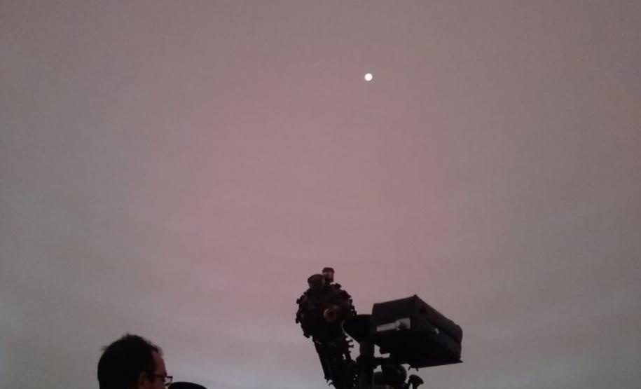 oacep1 No último sábado (22), o Colégio Estadual do Paraná abriu a programação 2019 para visitações públicas ao Planetário, seguidas de observações celestes pelo telescópio.