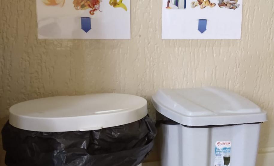 O Colégio Estadual do Paraná já instalou lixeiras para coleta seletiva de recicláveis e do lixo orgânico em recipientes colocados em salas, corredores e nos pátios dos colégios: CEP-CEP; CEP-Amâncio; CEP-Tiradentes; CEP-Zacarias; e CEP-Instituto.