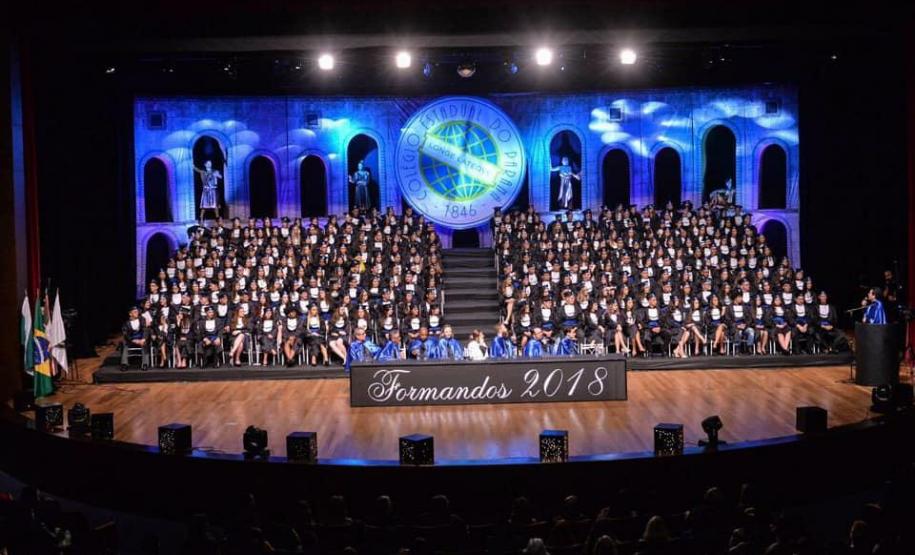 Os estudantes do Colégio Estadual do Paraná, das últimas séries do Ensino Médio, Médio Integrado e dos Cursos Técnicos Subsequentes, participaram neste ano das cerimônias Colação de Grau e Conclusão de Cursos findados em 2018.