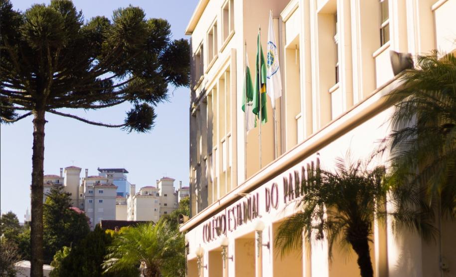 O Colégio Estadual do Paraná é uma instituição de ensino público que antecede a criação do Estado do Paraná. Fundado em 13 de março de 1846, foi inicialmente batizado como “Liceo de Coritiba”, da então Província de São Paulo.