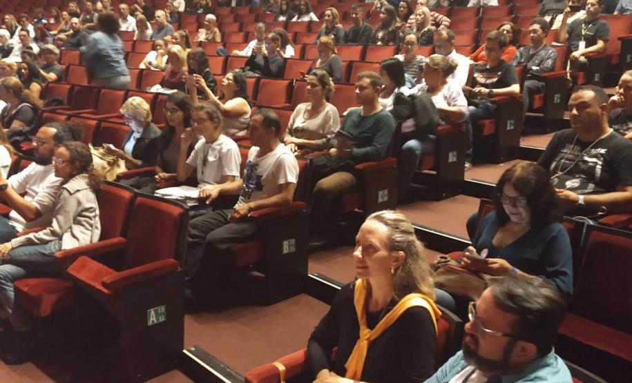 As reuniões foram promovidas com os pais e responsáveis estudantes das turmas atendidas no CEP-CEP, na sexta-feira (8), no CEP-Amâncio, na segunda-feira (11); e CEP-Tirandentes, na terça-feira (12). Todos os encontros foram realizados no Teatro Guaíra, em Curitiba, onde os presentes também assistiram às apresentações musicais feitas pelos estudantes.