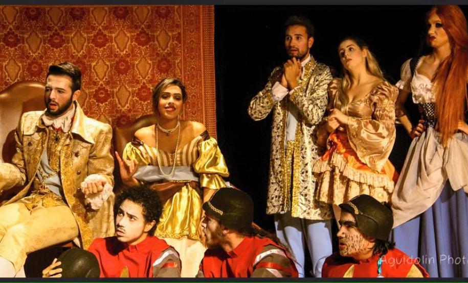 Gruta em Morretes Neste dia 17 de Junho as 16h e as 20h, alunos da rede pública de Morretes e região, irão apreciar esta comédia politica no Teatro Municipal. A entrada é franca e se estende a toda a comunidade.r ao Município de Morretes o espetáculo teatral "O Novo Ultraje Imperial", baseado no conto "A Roupa Nova do Rei", de Andersen, com versão e direção do professor Lau Bark. No elenco, alunos e ex alunos do CEP e figurino de Marcelo Sales.