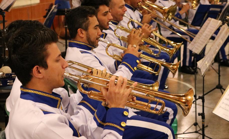 Apresentação da banda Sinfônica Bento Mossurunga no Instituto de Educação do Paraná