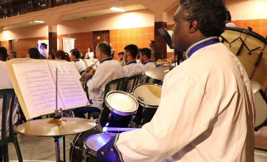10 Apresentação da banda Sinfônica Bento Mossurunga no Instituto de Educação do Paraná
