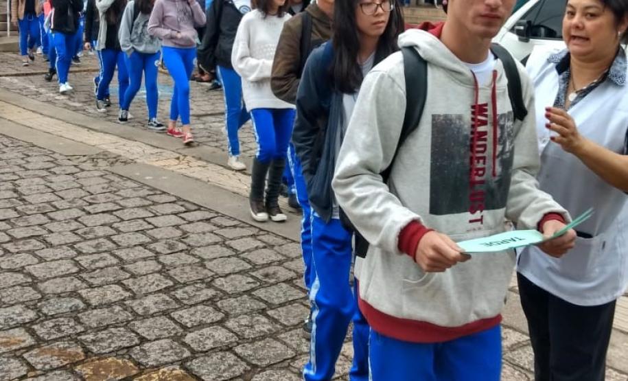 O Plano de Abandono Escolar foi colocado em prática, nesta quinta-feira (27), em todos os períodos, nas unidades de atendimento aos estudantes do Colégio Estadual do Paraná (CEP).