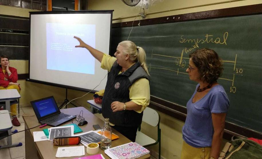 A equipe da Divisão Pedagógica do Colégio Estadual do Paraná (CEP) se reuniu na segunda-feira (15) e na quarta-feira (17), no CEP-Tiradentes, com os pais e os responsáveis pelos alunos e alunas dos 6°s anos do Ensino Fundamental.