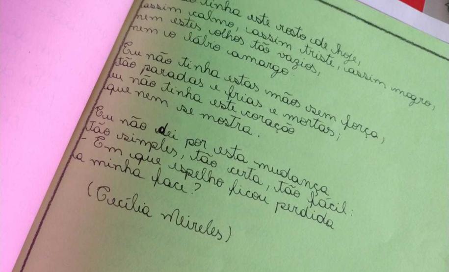 Estudantes mostram que sabem fazer poesias e refletir sobre as questões humanas